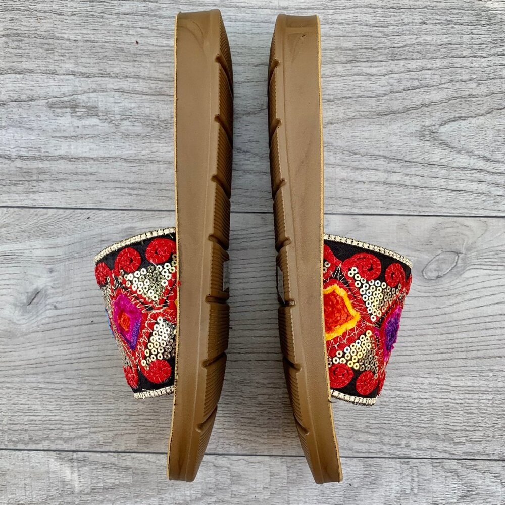 Delight Comfort Embroidered Sandal - Red - Picture 3 of 3